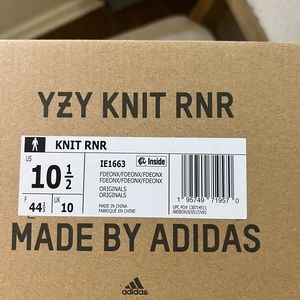 Brand new, never worn Yeezy Knit RnR - Faded Onyx - Size 10.5.